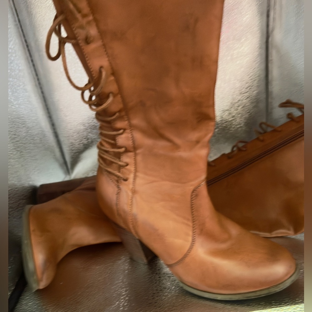 TORRID 8W Tall Corset Back Lace-Up Mid Heel Boots - Brown